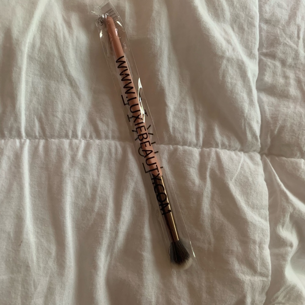 💕 NEW Luxie Tapered Blending Brush
